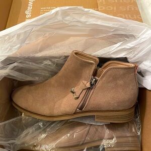 Brand new unworn Dr. Scholl’s ankle boots